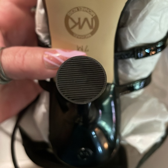 Michael Kors “strappy” high heels - Picture 9 of 11